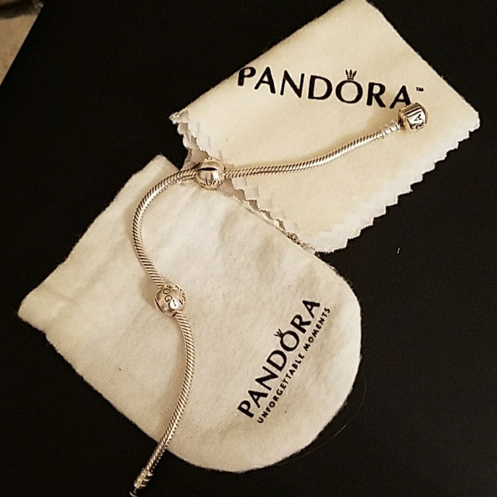 7.5" Pandora bracelet with 2 clips